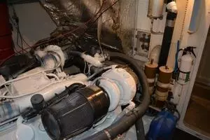 1989 Viking Motor Yacht thumbnail 95