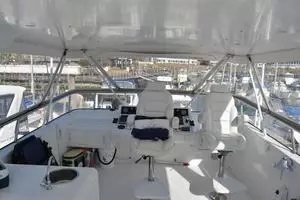 1989 Viking Motor Yacht thumbnail 21