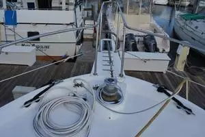 1989 Viking Motor Yacht thumbnail 20