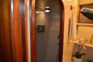1989 Viking Motor Yacht thumbnail 66