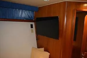 1989 Viking Motor Yacht thumbnail 63