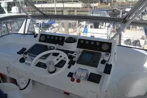 1989 Viking Motor Yacht thumbnail 22