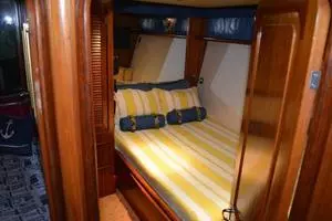 1989 Viking Motor Yacht thumbnail 62
