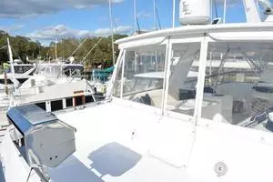 1989 Viking Motor Yacht thumbnail 30