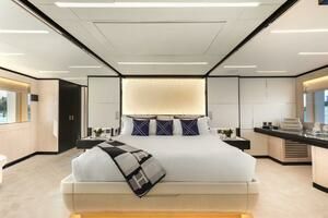 2022 Majesty Yachts 120 thumbnail 10