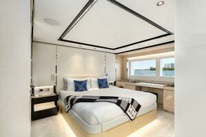2022 Majesty Yachts 120 thumbnail 15