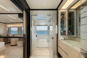 2022 Majesty Yachts 120 thumbnail 14