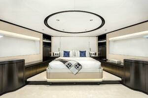 2022 Majesty Yachts 120 thumbnail 18