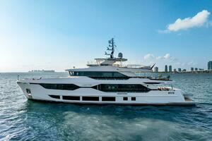 2022 Majesty Yachts 120 thumbnail 3
