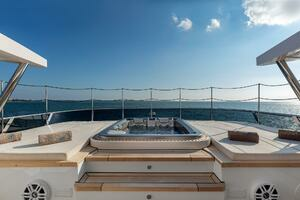 2022 Majesty Yachts 120 thumbnail 36