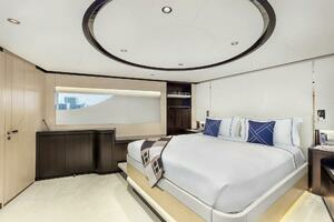 2022 Majesty Yachts 120 thumbnail 19