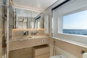 2022 Majesty Yachts 120 thumbnail 21