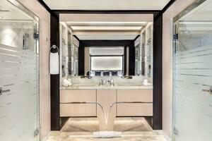 2022 Majesty Yachts 120 thumbnail 13