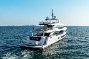 2022 Majesty Yachts 120 thumbnail 2