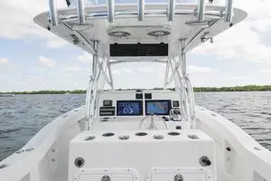 2019 Ocean Master 336 Center Console thumbnail 10