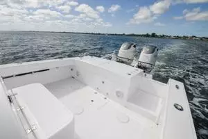 2019 Ocean Master 336 Center Console thumbnail 4