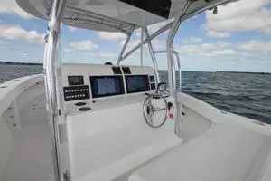 2019 Ocean Master 336 Center Console thumbnail 11