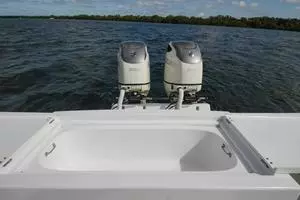 2019 Ocean Master 336 Center Console thumbnail 22