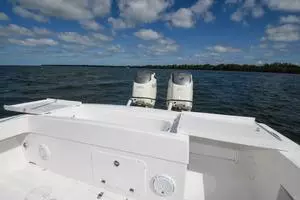 2019 Ocean Master 336 Center Console thumbnail 20