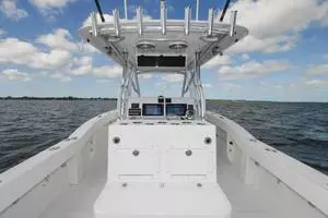 2019 Ocean Master 336 Center Console thumbnail 9