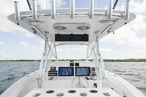 2019 Ocean Master 336 Center Console thumbnail 3