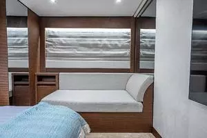 2022 Prestige 520 Fly thumbnail 28