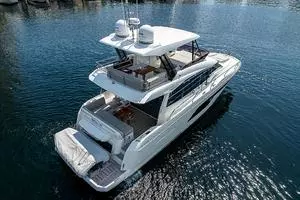 2022 Prestige 520 Fly thumbnail 5