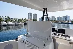 2022 Prestige 520 Fly thumbnail 13