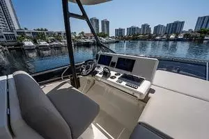 2022 Prestige 520 Fly thumbnail 14