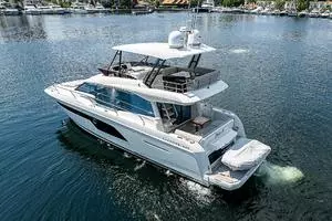 2022 Prestige 520 Fly thumbnail 2