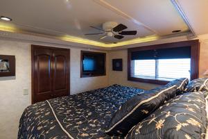Photo 3638017 for 2008 Fantasy 82 Coastal Yacht Knot Tide Down 