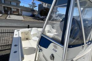 Photo 3633395 for 1998 Shamrock   