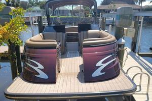 Photo 3634184 for 2017 Bennington 25 QX  