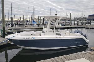 Photo 3638952 for 2018 Robalo R222  
