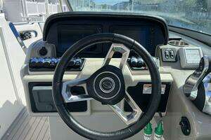 2022 Crownline E305 XS thumbnail 19