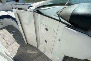 2022 Crownline E305 XS thumbnail 20