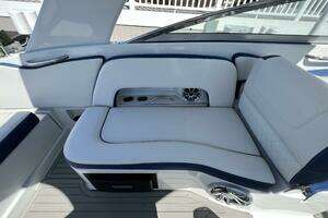 2022 Crownline E305 XS thumbnail 24