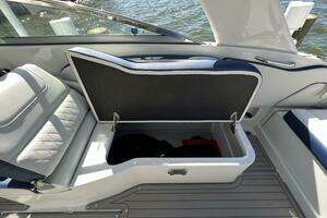 2022 Crownline E305 XS thumbnail 23