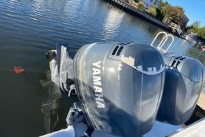 Photo 3655507 for 2002 Angler 252  