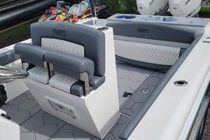 Photo 3665406 for 2021 Velocity 262 CC VELOCITY LEANING POST