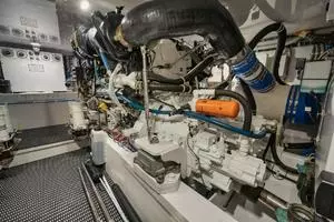 2020 Hatteras Convertible GT59 thumbnail 35