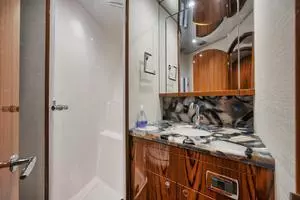 2020 Hatteras Convertible GT59 thumbnail 12