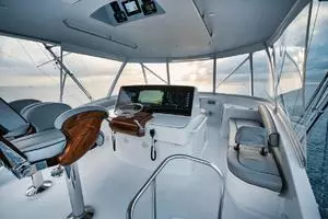 2020 Hatteras Convertible GT59 thumbnail 27
