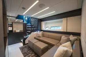 2021 Pershing 8X thumbnail 14
