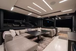 2021 Pershing 8X thumbnail 10