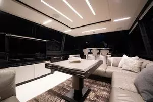 2021 Pershing 8X thumbnail 11