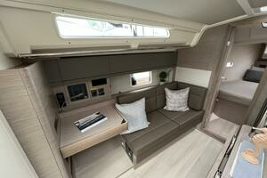 2023 Hanse 388 thumbnail 12