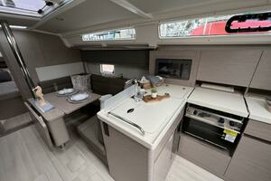 2023 Hanse 388 thumbnail 6