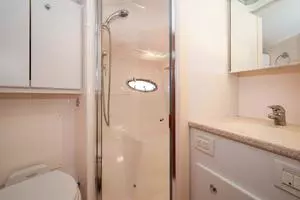 2003 Tiara Yachts 4200 Open  Kingfisher Head 3