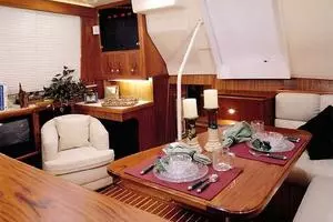 Good Chemistry 43ft Mainship Yacht For Sale